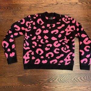 Line and dot sweater pink cheetah print